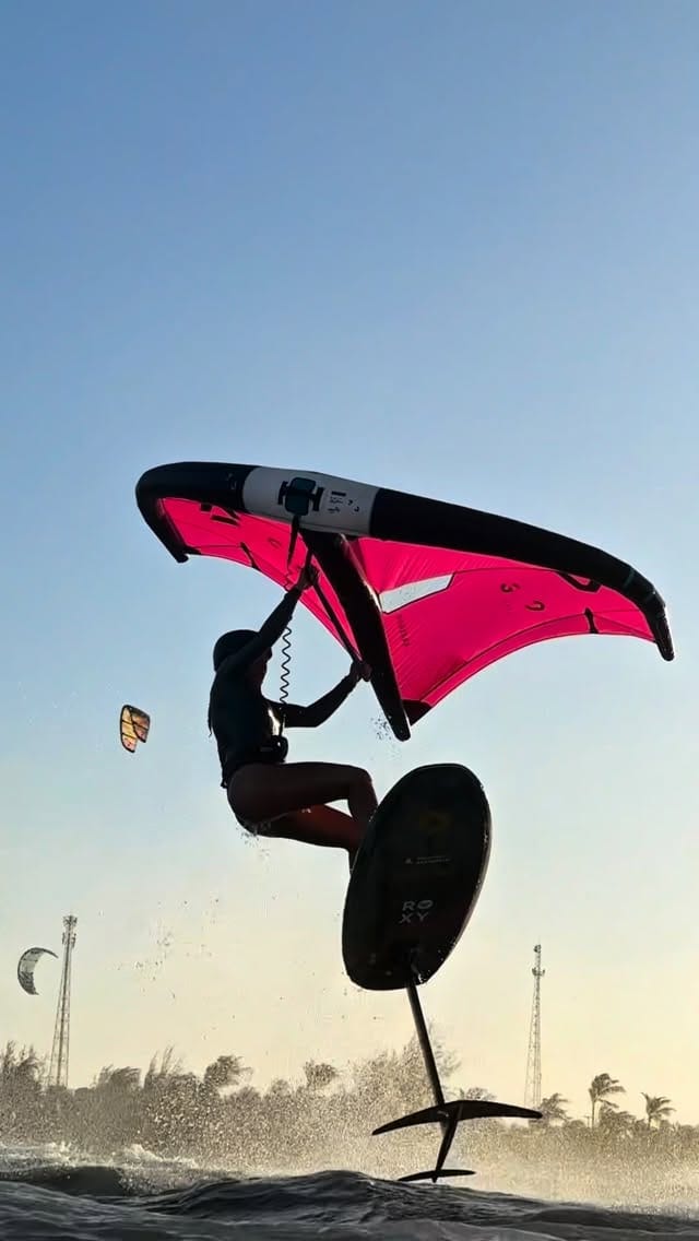 Post 4 by Nia Suardiaz - Tarifa on Instagram (video)