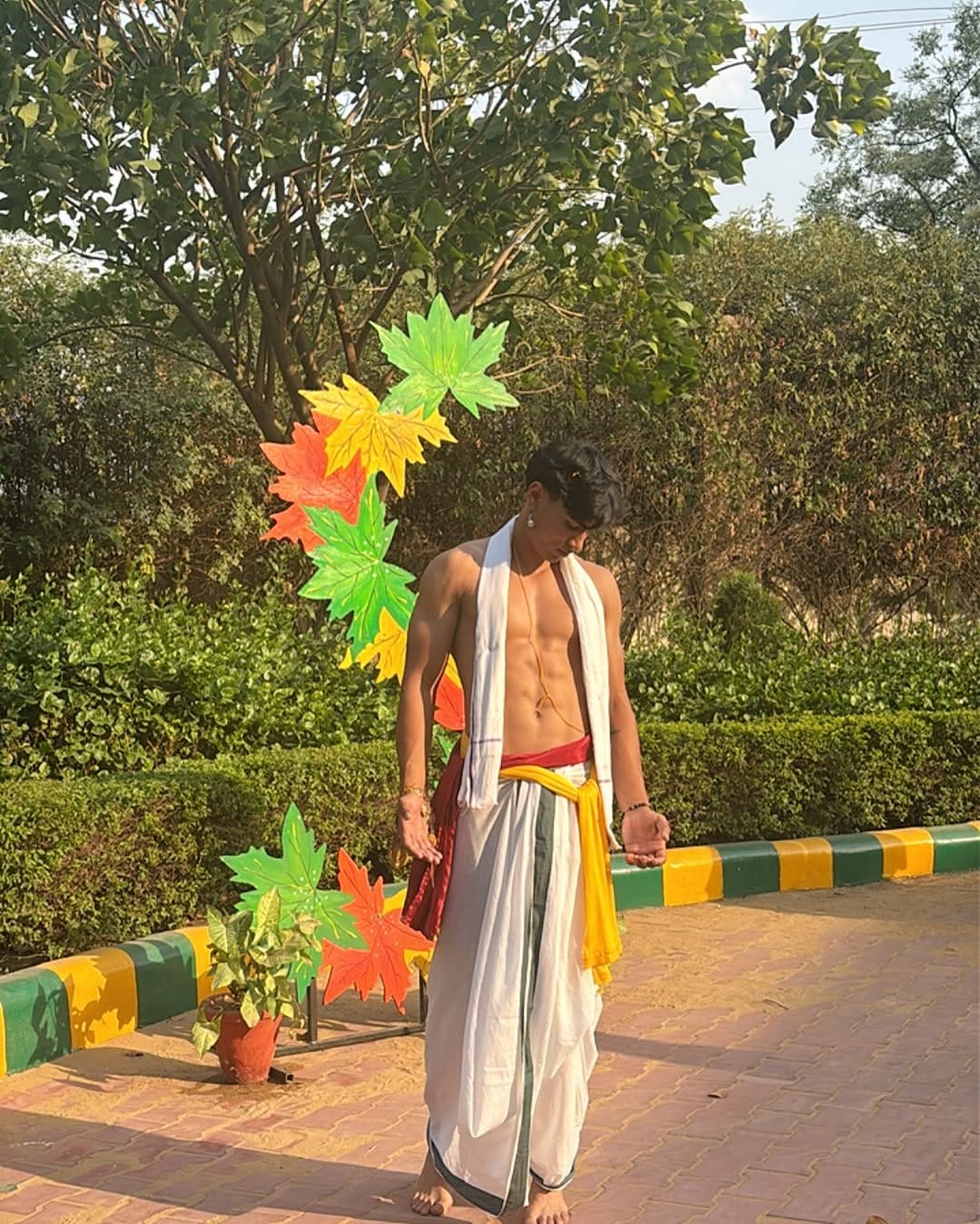 Post 10 by Aryan Choudhary on Instagram (carousel)