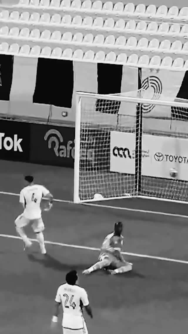 Post 4 by Rafa Mujica on Instagram (video)