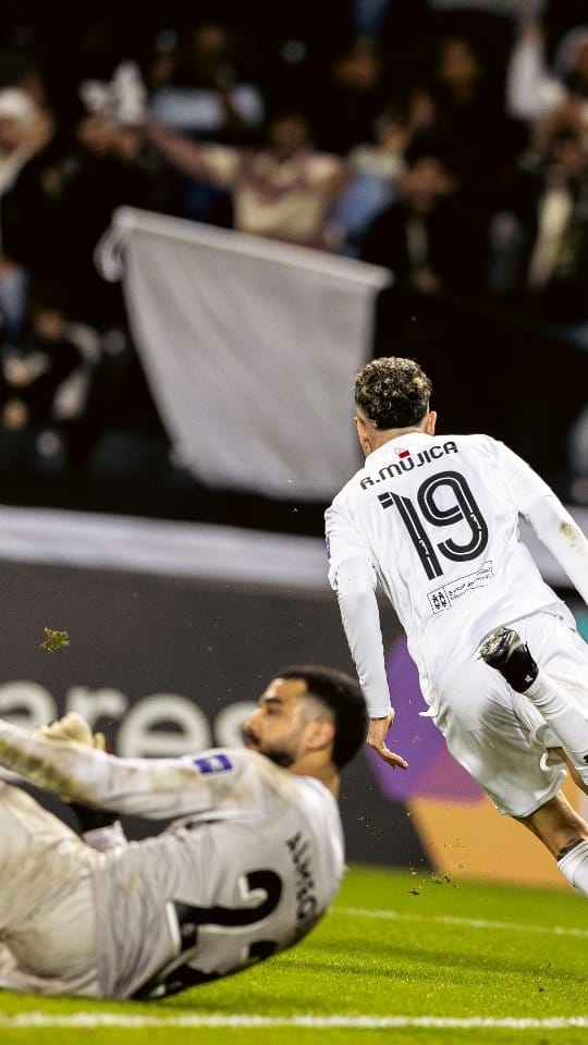 Post 10 by Rafa Mujica on Instagram (video)