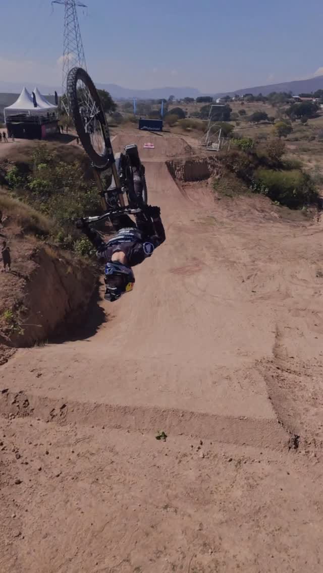 Post 5 by JUAN DIEGO SALIDO on Instagram (video)