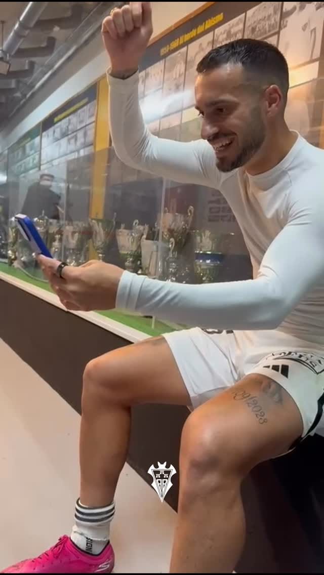 Post 4 by Jose Carlos Lazo on Instagram (video)