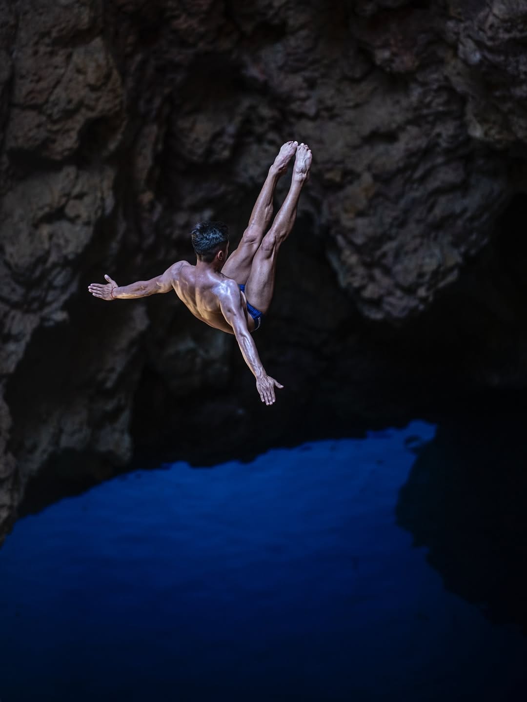 Post 8 by Jonathan Paredes on Instagram (image)
