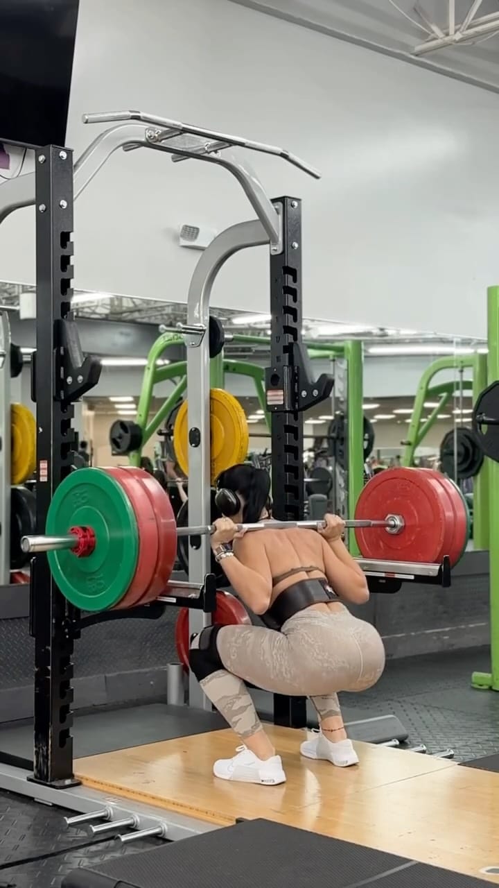 Post 4 by ROXANA ARAGON ♡ on Instagram (video)