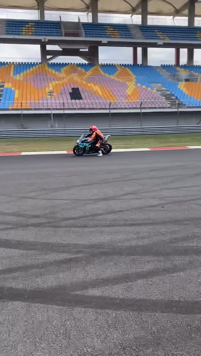 Post 10 by Asrın Rodi Pak on Instagram (video)
