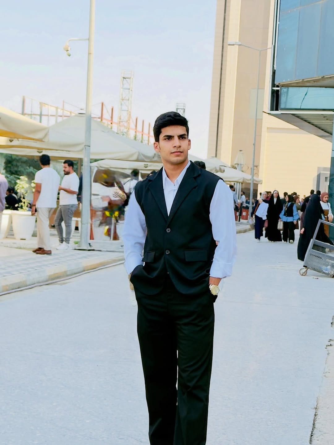 Post 8 by HUSSEIN ALI | حسين علي on Instagram (carousel)