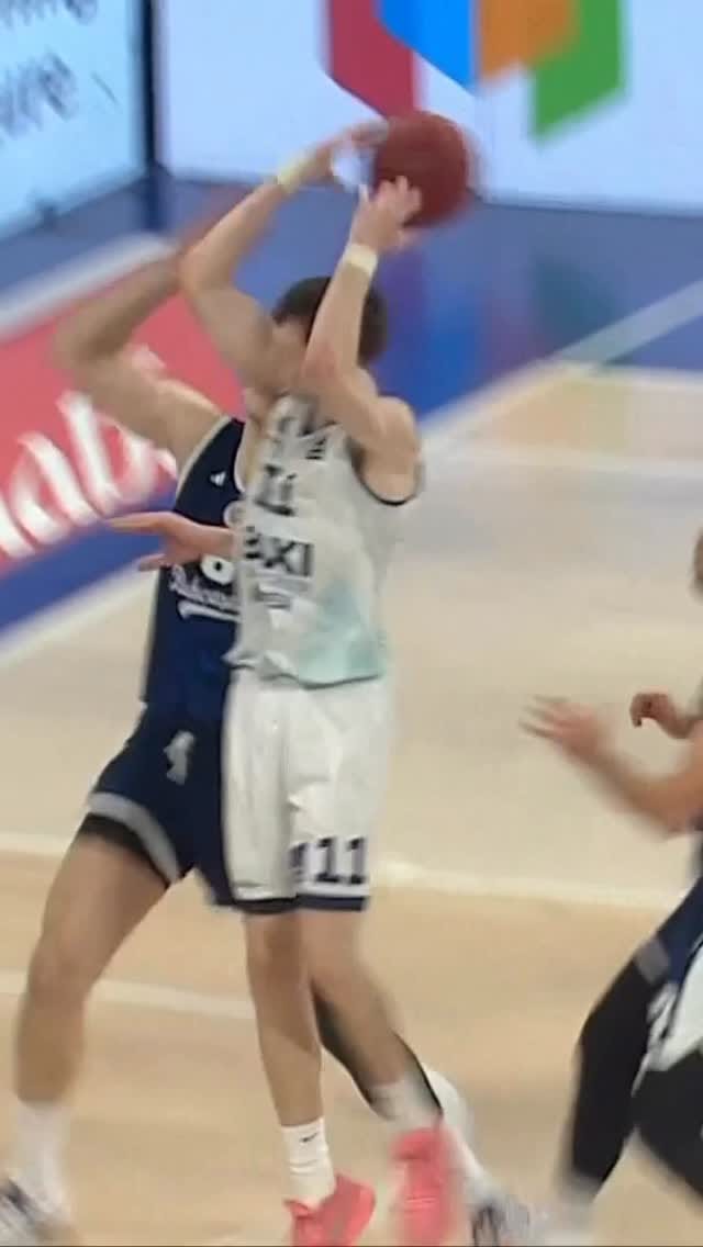 Post 2 by Agustín Ubal on Instagram (video)