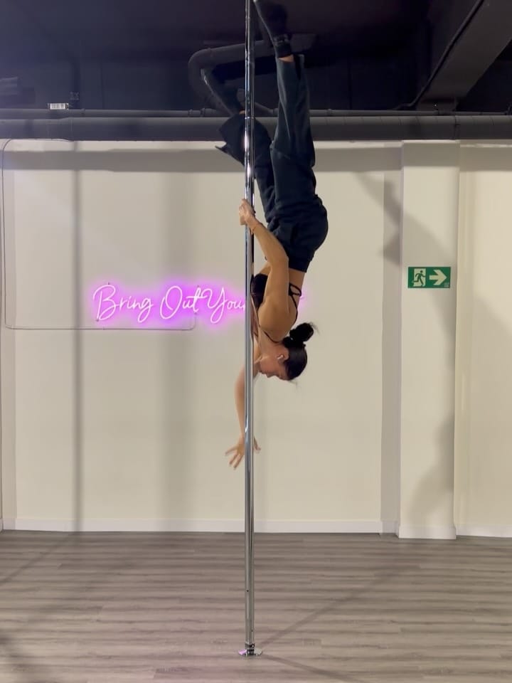 Post 3 by 𝗠𝗶𝗿𝗶𝗮𝗻 𝗥𝗲𝗴𝗶𝗻𝗮 on Instagram (carousel)