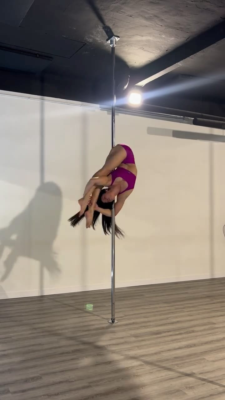 Post 2 by 𝗠𝗶𝗿𝗶𝗮𝗻 𝗥𝗲𝗴𝗶𝗻𝗮 on Instagram (video)