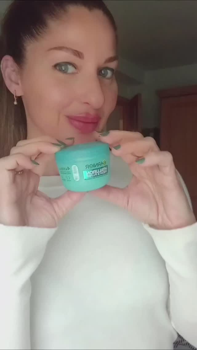 Post 1 by Carmen Carrera on Instagram (video)
