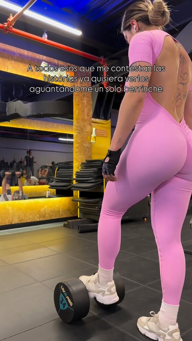 Post 5 by NATALIA SALAMANCA on Instagram (video)