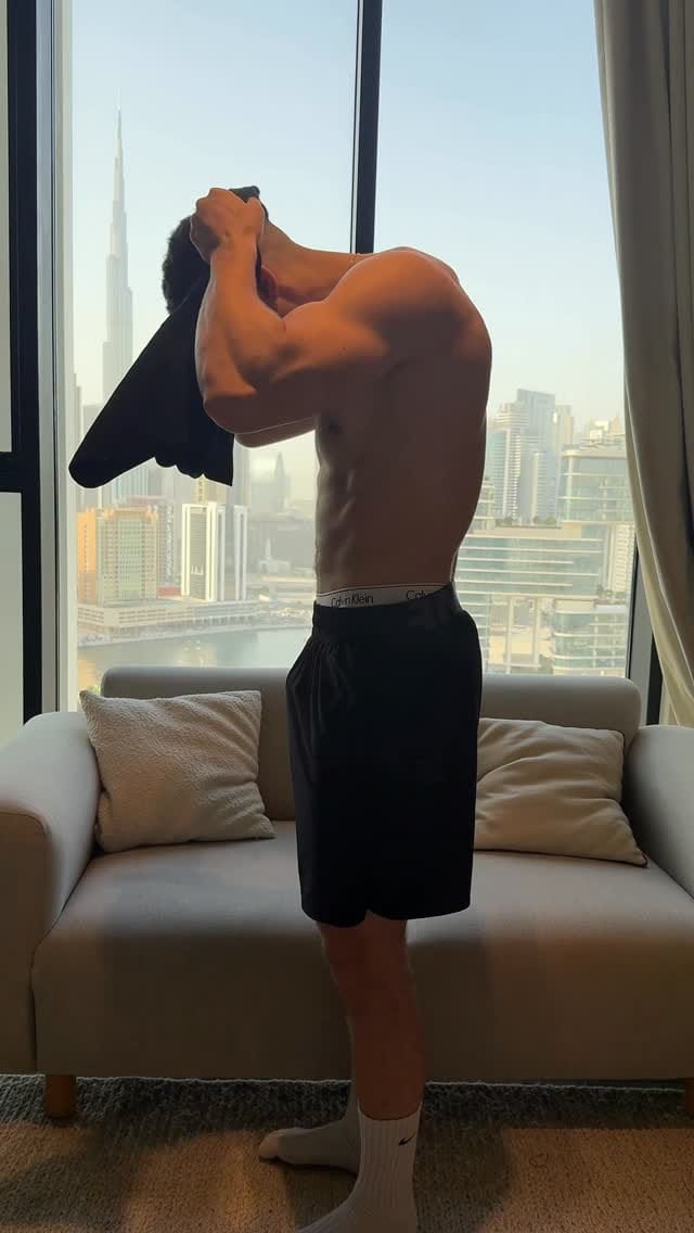 Post 6 by Wassim El Khamlichi on Instagram (video)