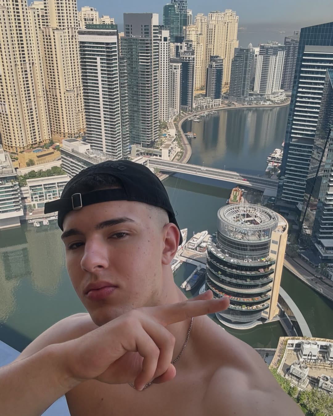 Post 9 by Wassim El Khamlichi on Instagram (carousel)