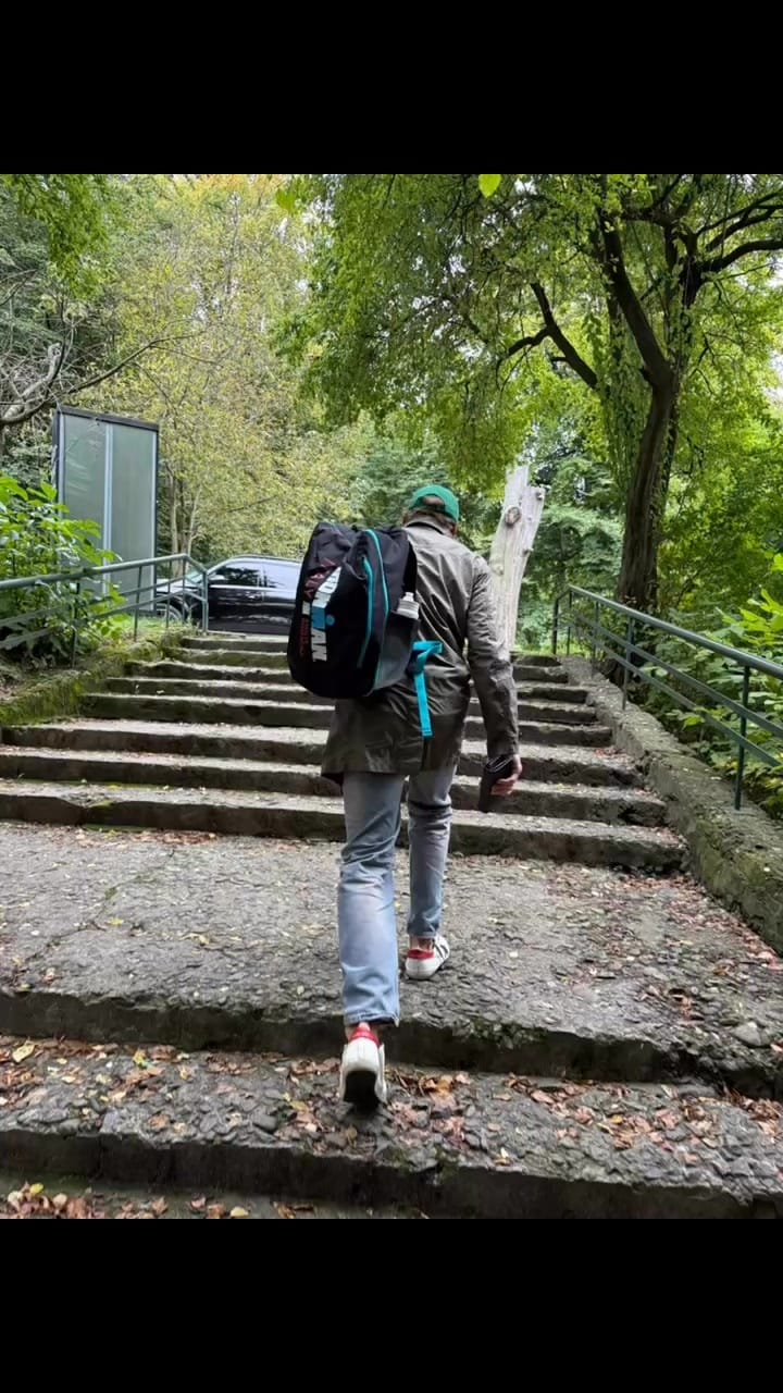 Post 10 by Yuriy Husak on Instagram (video)