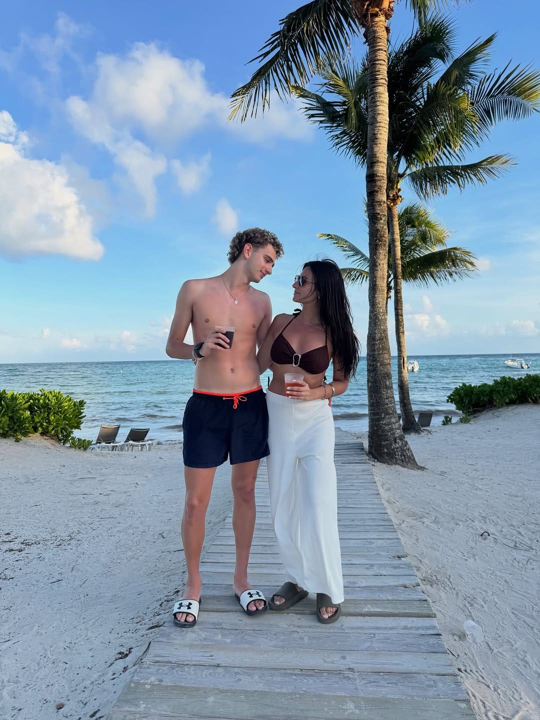 Post 4 by 𝗝𝘂𝗮𝗻𝗶 𝗥𝘂𝗯𝗶𝗻𝗶 on Instagram (carousel)