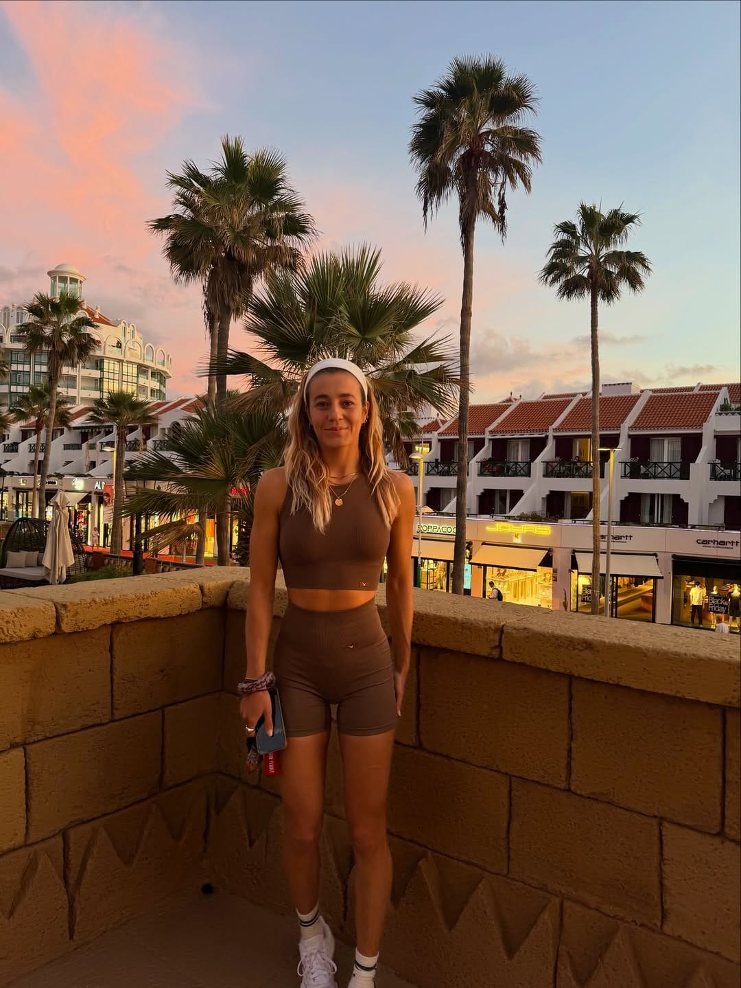 Post 6 by Laura Coviella on Instagram (carousel)