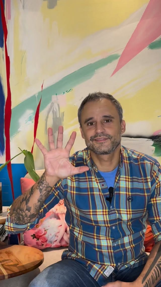 Post 9 by Víctor Aparicio on Instagram (video)