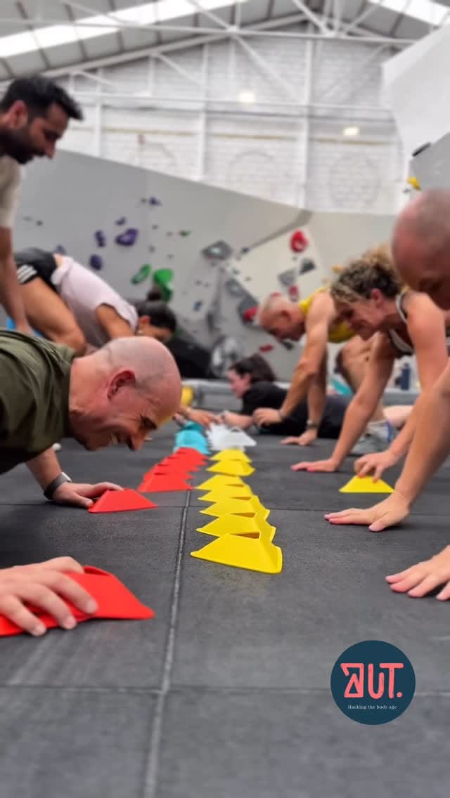 Post 6 by 𝙰𝚄𝚃 - 𝙷𝚊𝚌𝚔𝚒𝚗𝚐 𝚃𝚑𝚎 𝙱𝚘𝚍𝚢 𝙰𝚐𝚎 on Instagram (video)