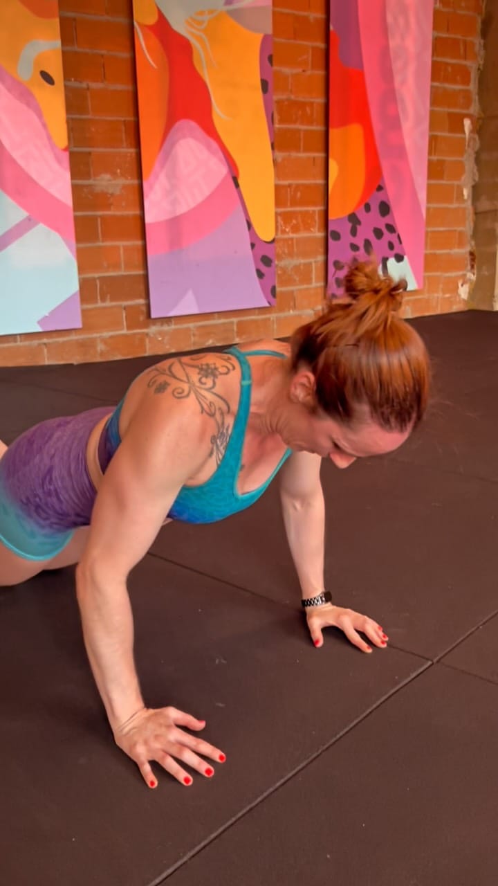 Post 5 by 𝙰𝚄𝚃 - 𝙷𝚊𝚌𝚔𝚒𝚗𝚐 𝚃𝚑𝚎 𝙱𝚘𝚍𝚢 𝙰𝚐𝚎 on Instagram (video)