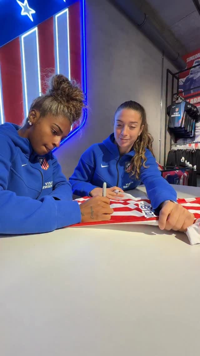Post 4 by 𝐒𝐈𝐋𝐕𝐈𝐀  𝐋𝐋𝐎𝐑𝐈𝐒 on Instagram (video)