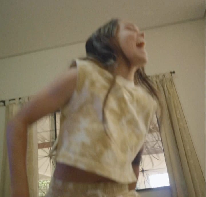 Post 9 by Ana Vitória on Instagram (video)