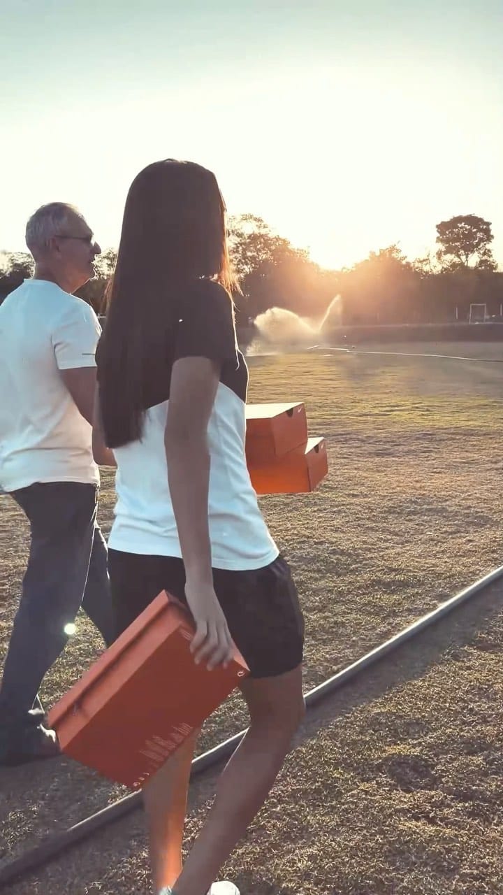 Post 10 by Ana Vitória on Instagram (video)