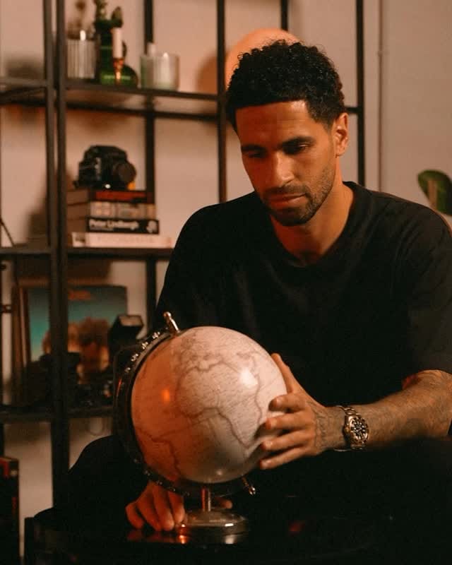 Post 3 by Omar Mascarell on Instagram (video)