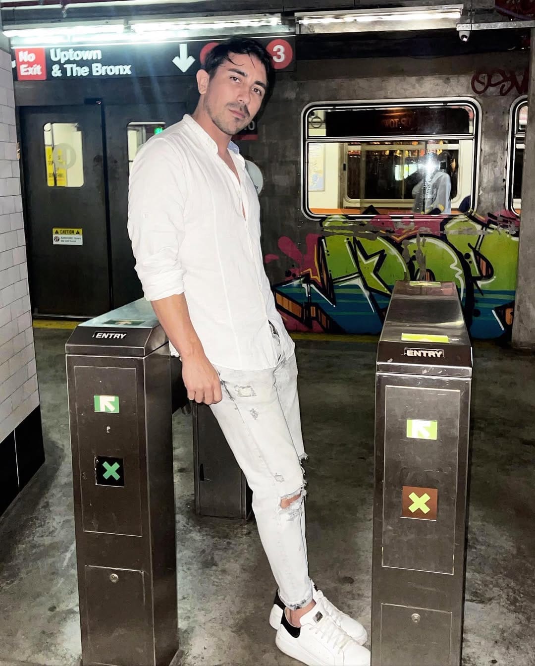 Post 8 by Jorge Ciro Fucile on Instagram (carousel)