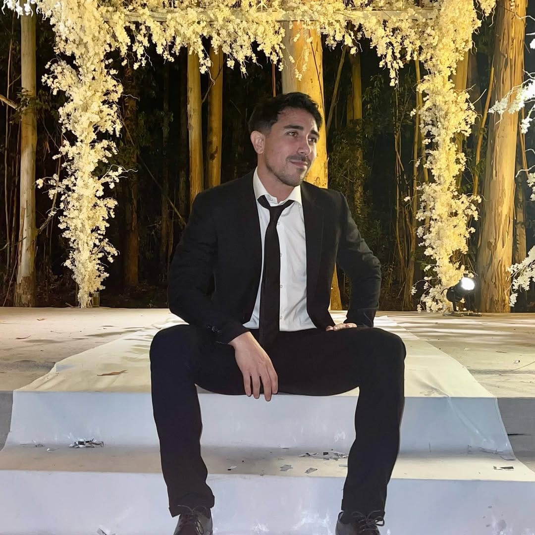 Post 10 by Jorge Ciro Fucile on Instagram (carousel)
