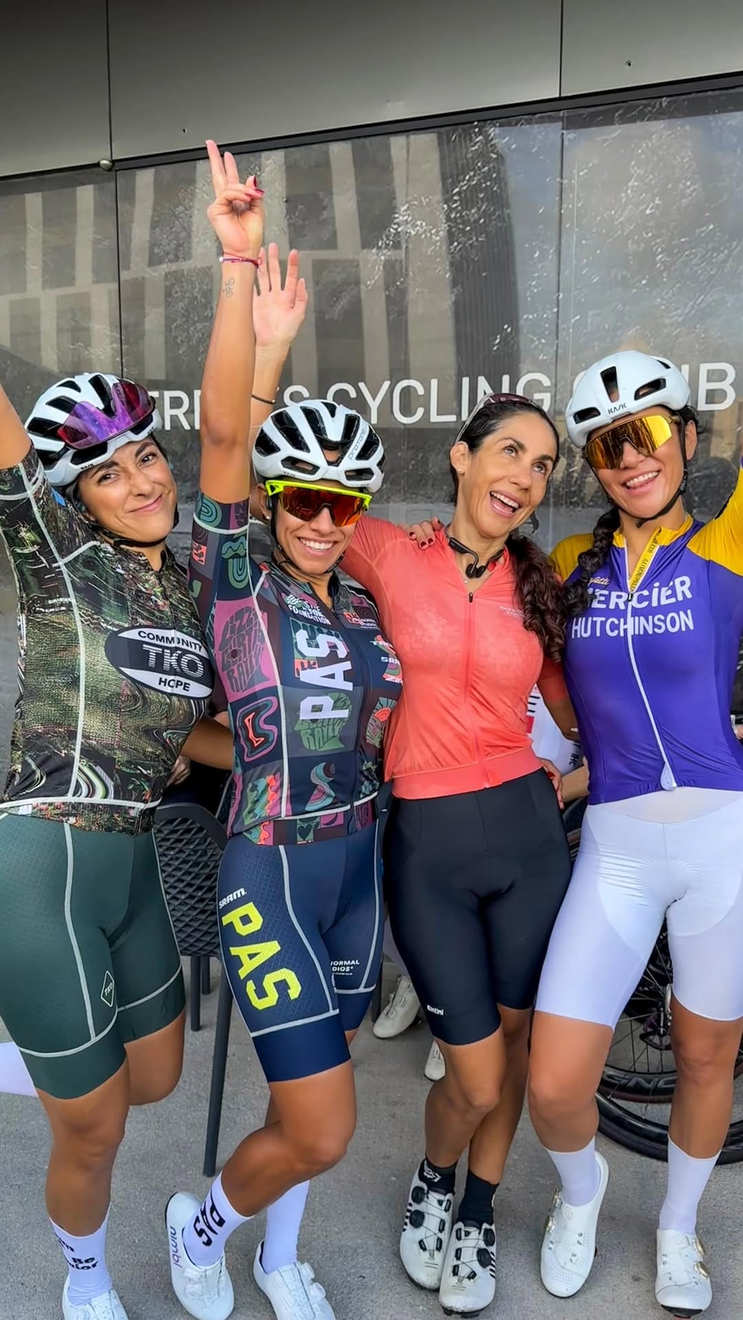Post 10 by Cynthya Lozada l Athetle - Travel - Limit Challenger on Instagram (video)