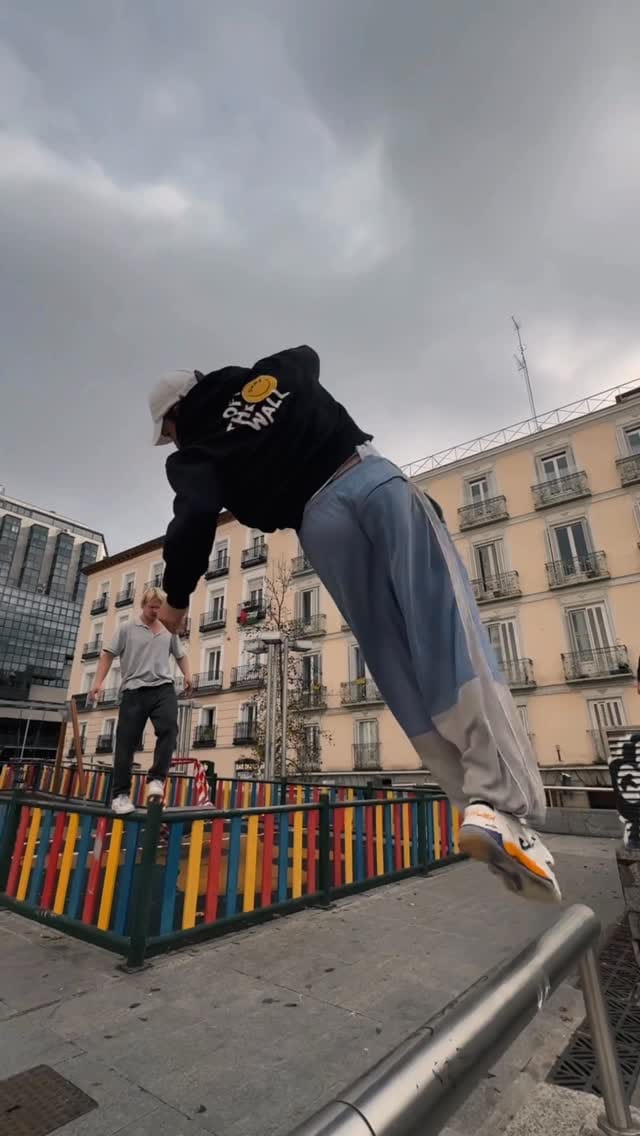 Post 4 by Shifer on Instagram (video)