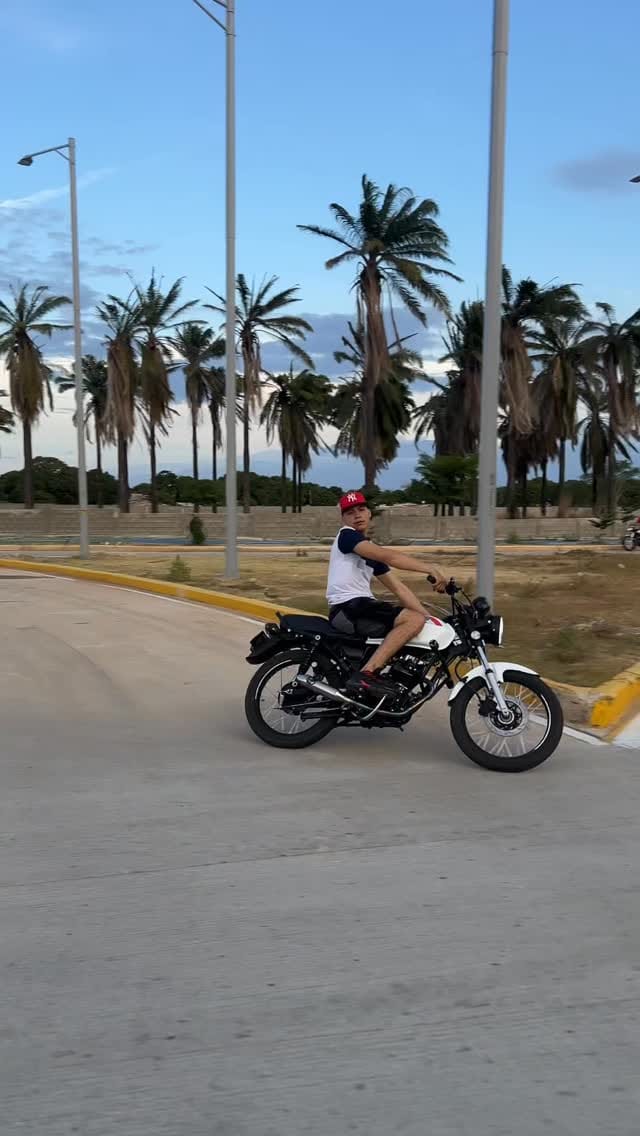 Post 5 by Carlosdugrau95 on Instagram (video)