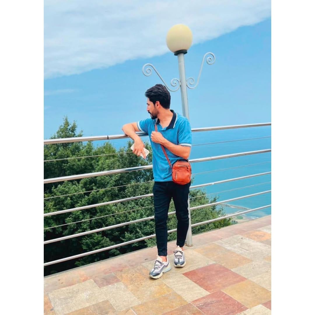 Post 7 by Sami Saleh on Instagram (carousel)