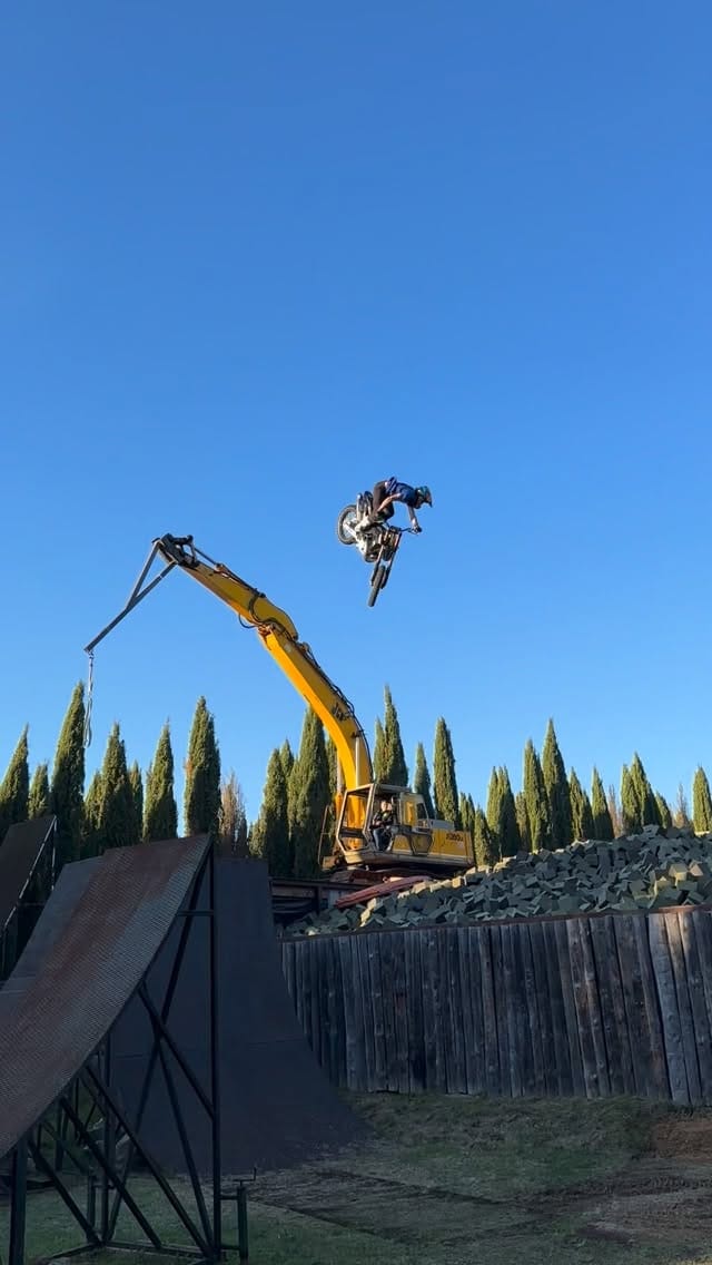 Post 7 by Tom Pages on Instagram (video)