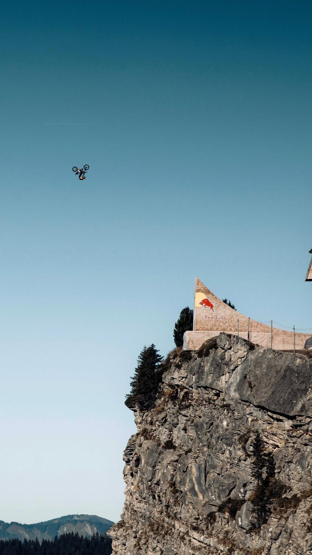 Post 10 by Tom Pages on Instagram (video)