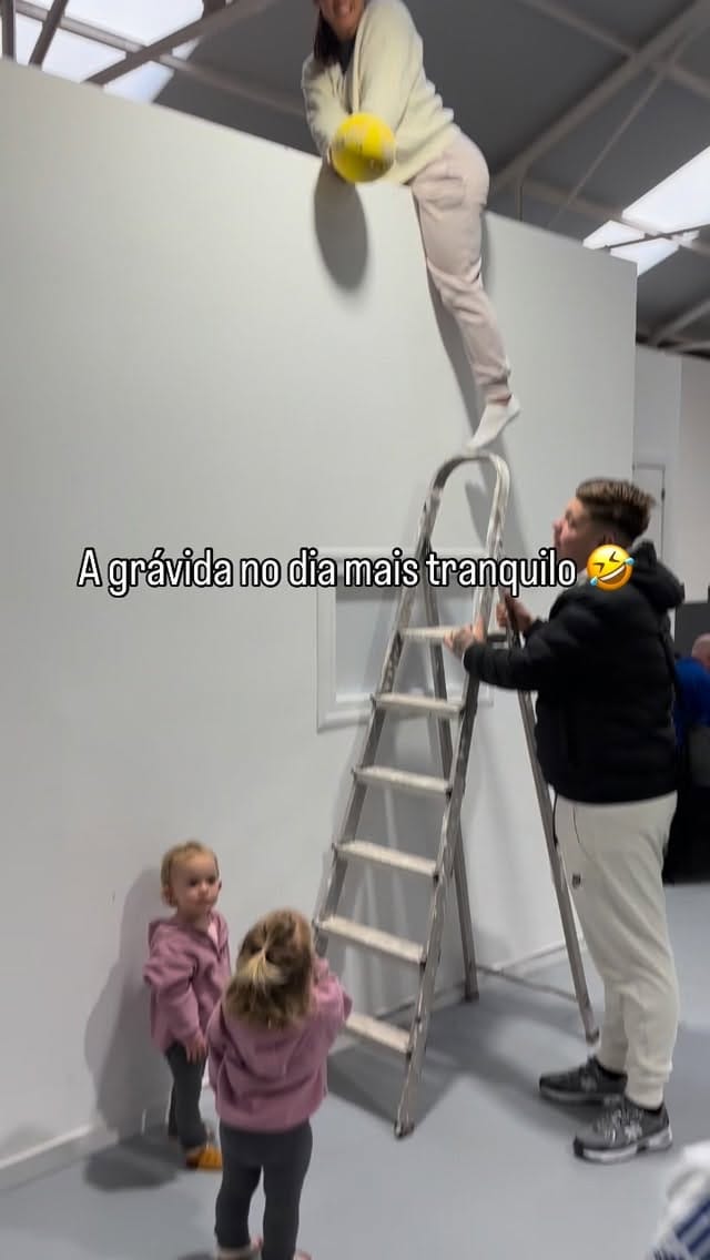 Post 3 by Gabriela Fechter on Instagram (video)