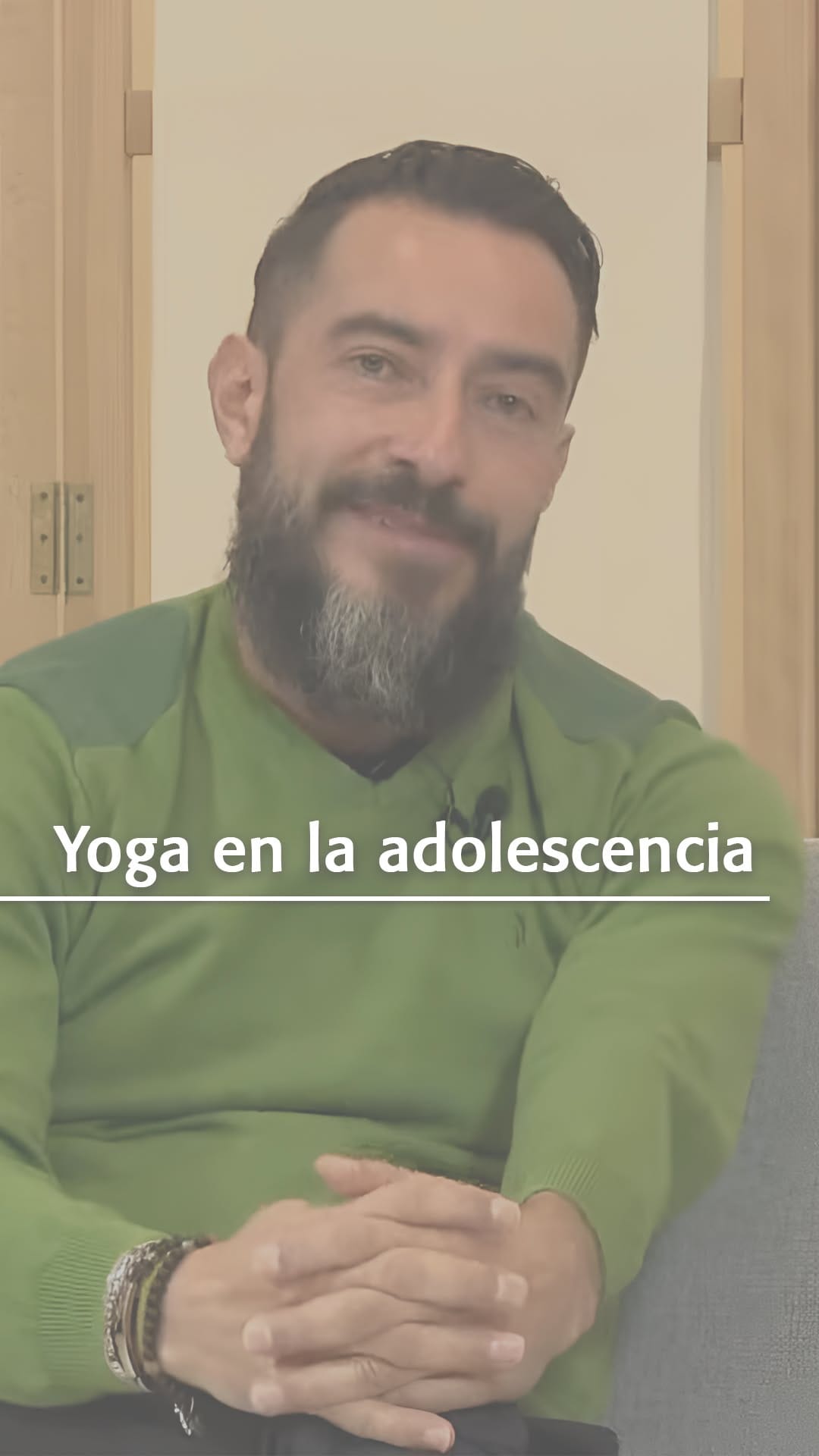 Post 4 by ESCUELA INTERNACIONAL DE YOGA on Instagram (video)