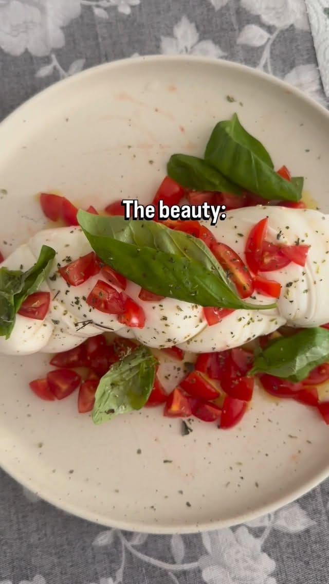Post 3 by MAX D VOLODIMIROWITCH on Instagram (video)