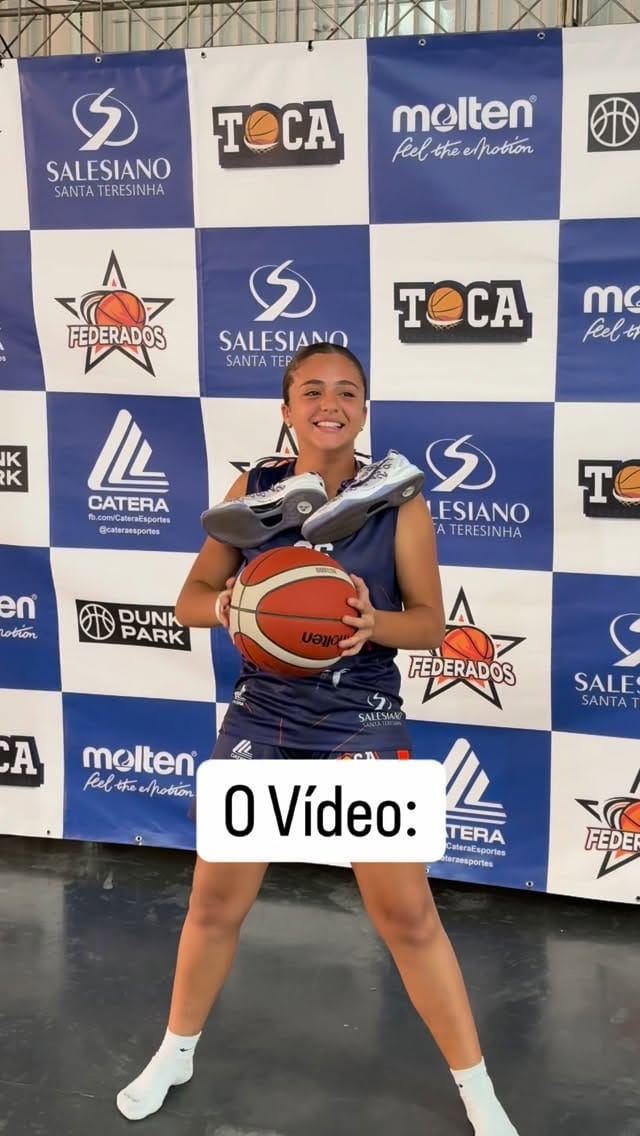 Post 3 by Ana Giulia R M on Instagram (video)