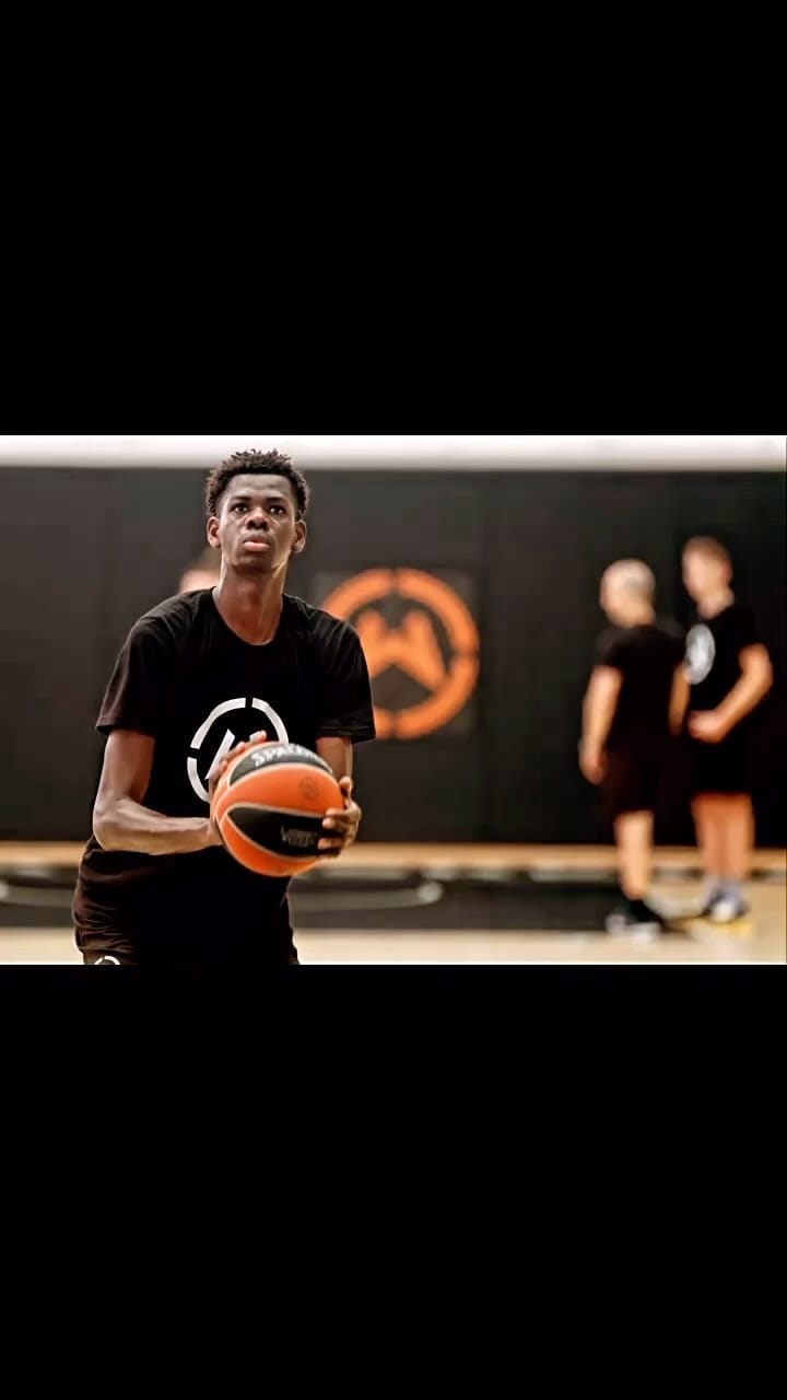 Post 7 by Ousmane Alpha on Instagram (video)