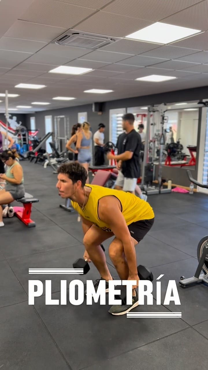 Post 8 by Pau Sintes Barceló | Entrenador Online Baloncesto | Fitness on Instagram (video)