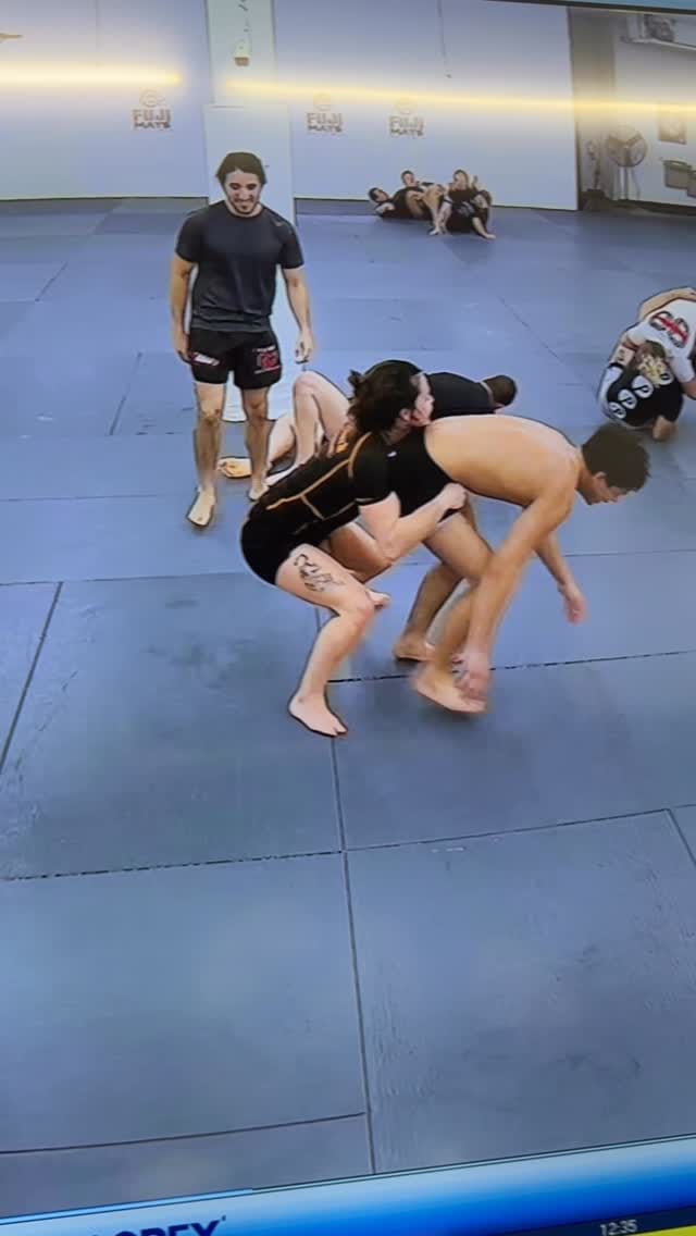 Post 6 by JRO on Instagram (video)