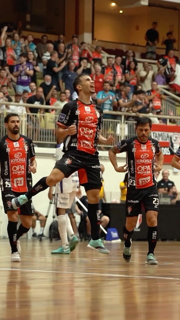 Post 9 by Lucas Farias on Instagram (video)
