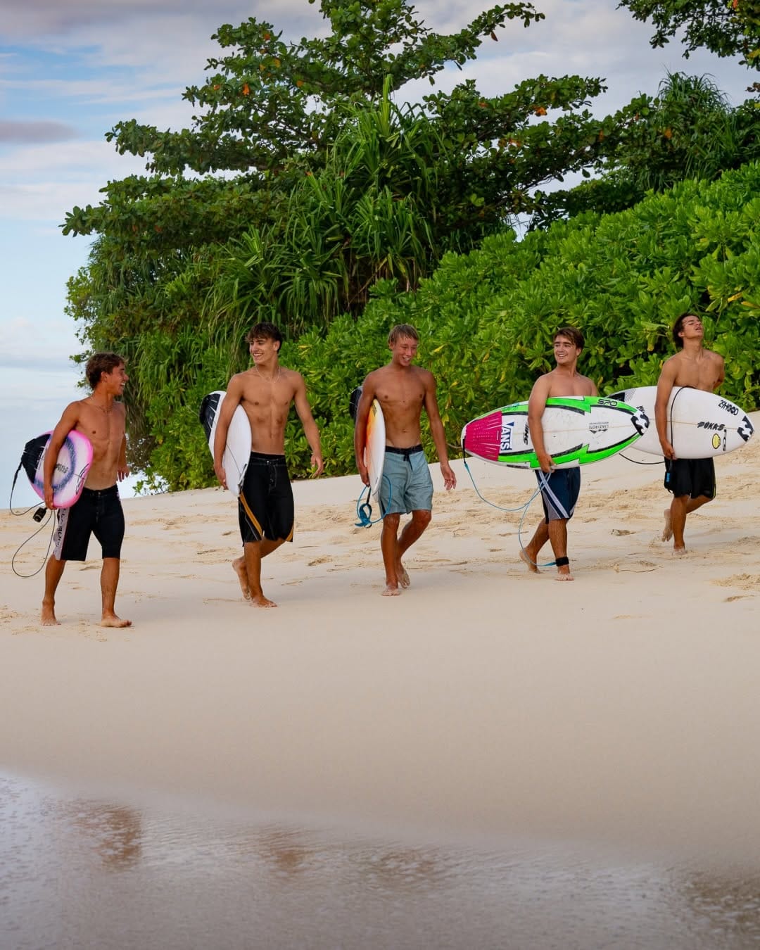Post 2 by Alejo Valido on Instagram (carousel)