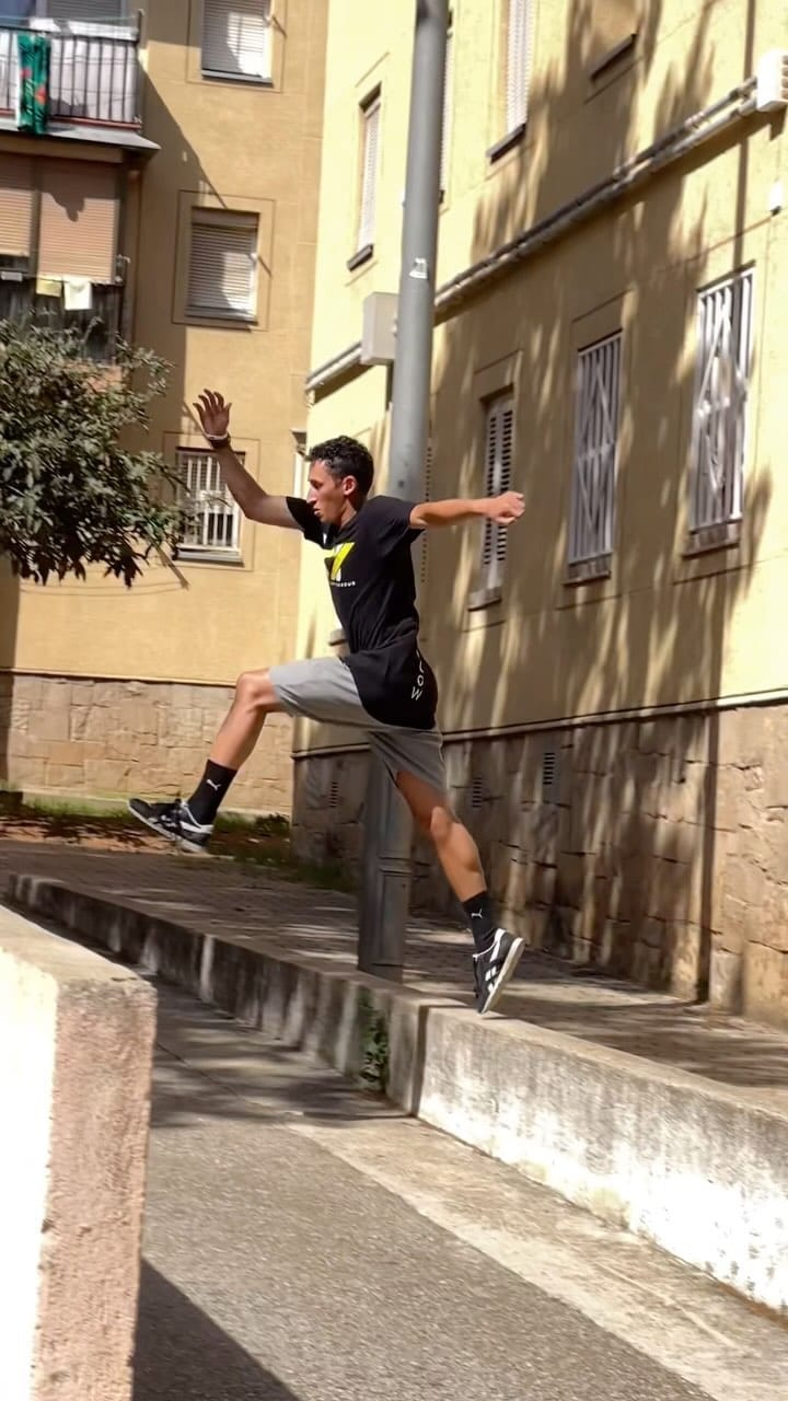 Post 2 by Anyelo Deluque on Instagram (video)