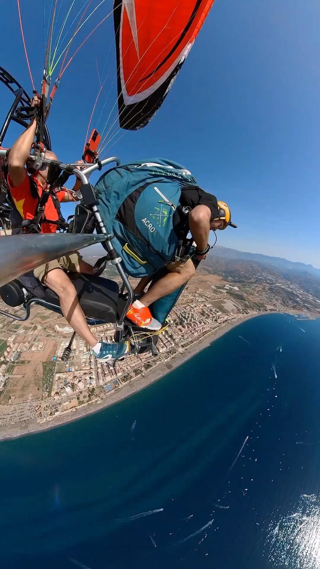 Post 10 by César Canudas on Instagram (video)