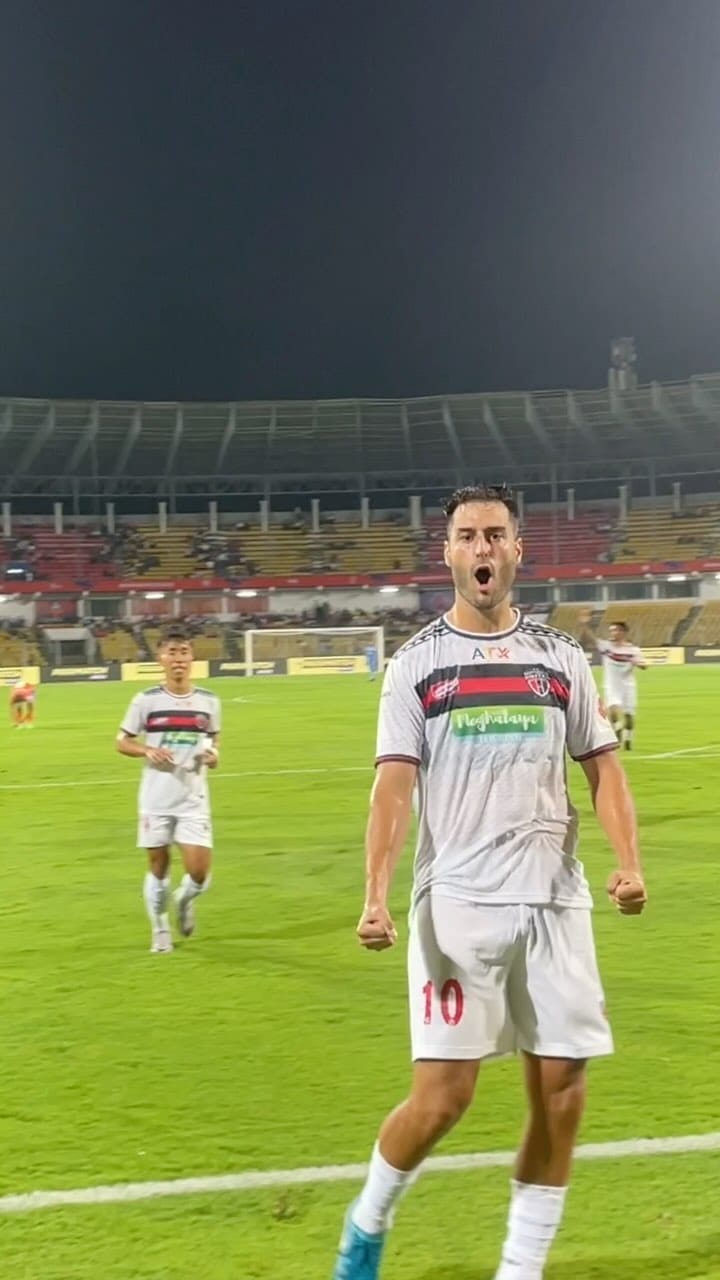 Post 9 by Néstor Albiach on Instagram (video)