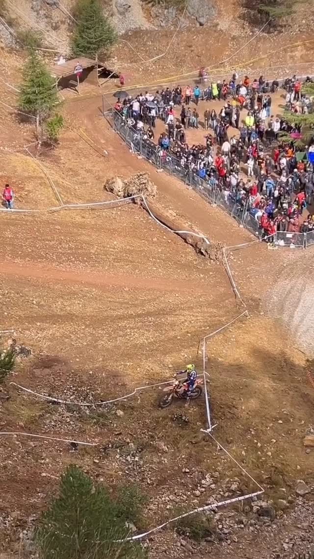 Post 5 by Carlos Rivero on Instagram (video)