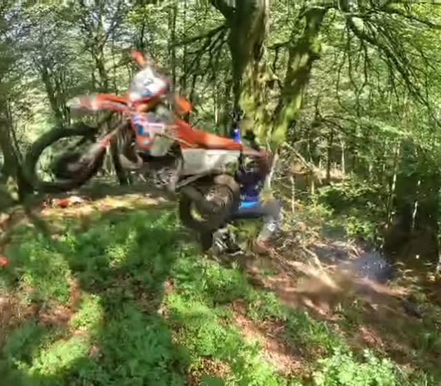 Post 7 by Carlos Rivero on Instagram (video)