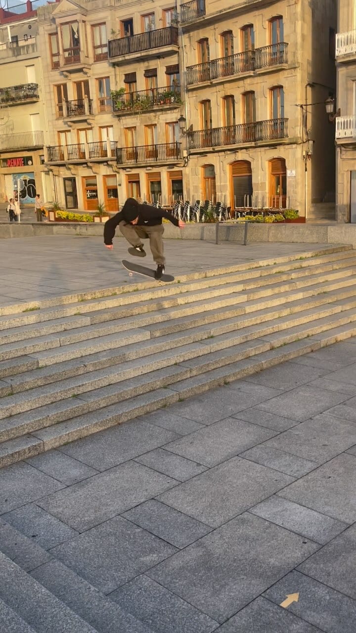 Post 7 by Marco Rey on Instagram (video)